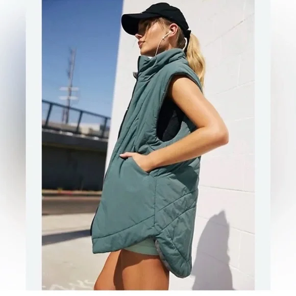 NWT! FP Free People Movement Slalom Reversible Fleece Sz Small - Picture 3 of 4